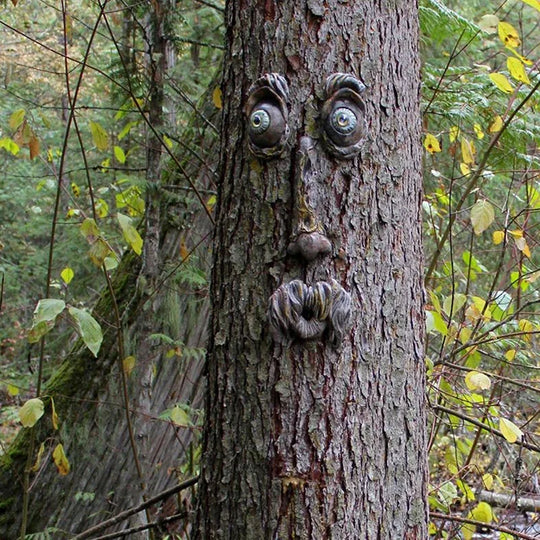 Old Man Tree Hugger Garden Peeker Yard Art Outdoor Tree Funny Old Man Face Sculpture Whimsical Tree Face Garden Decoration